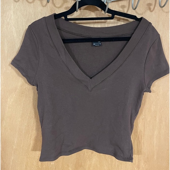 EST. PAC 1980- Evolve V-Neck T-Shirt - Picture 1 of 4